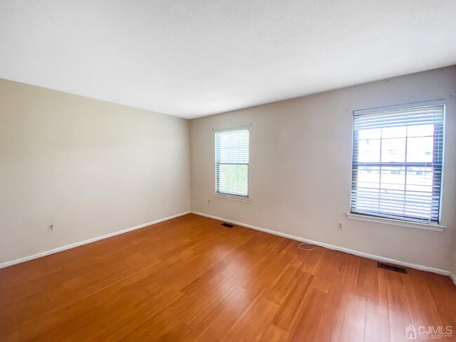 Building Photo - 269 Bromley Pl