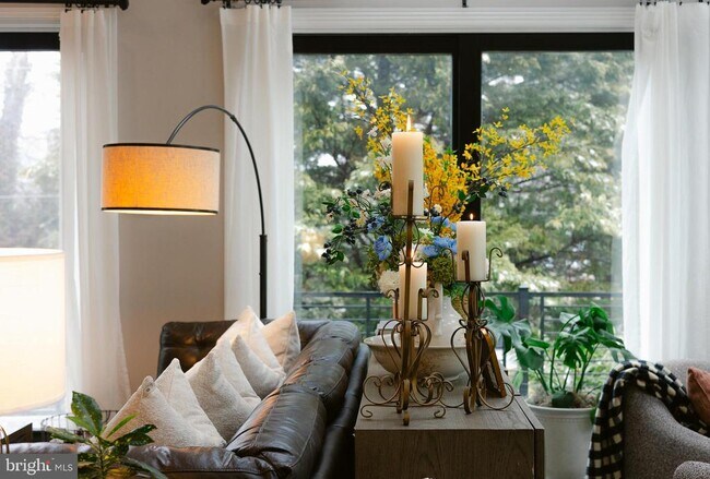 Building Photo - 15841 York Rd