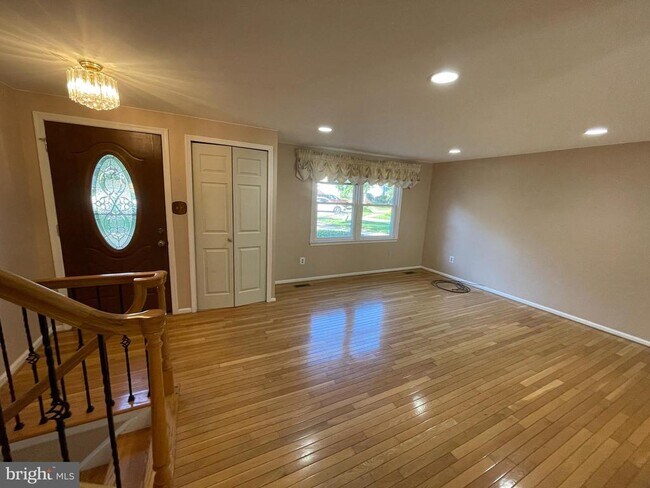 Building Photo - 5056 Kenerson Dr