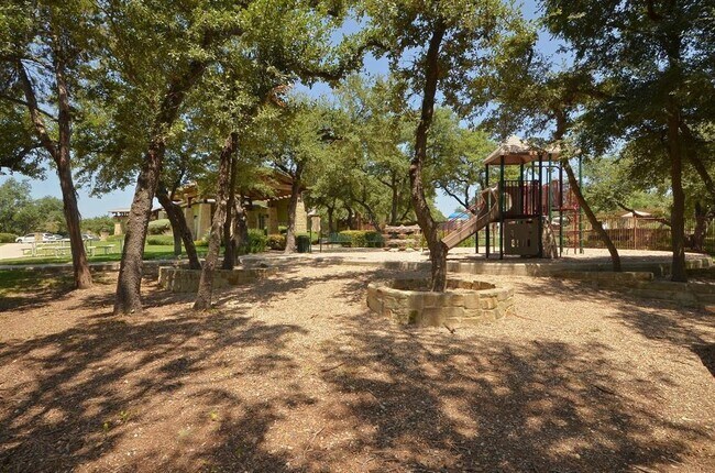 Building Photo - 137 Nantucket Cir