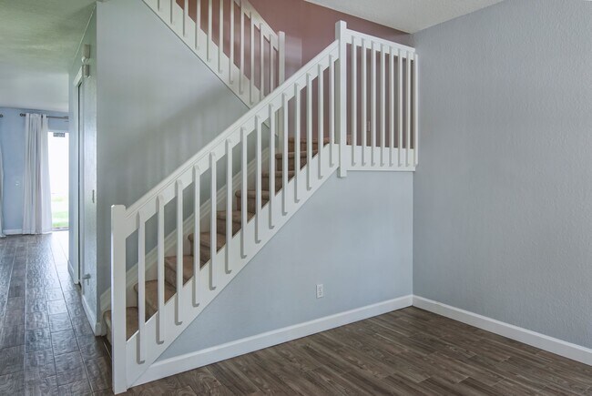 Building Photo - 9986 E Villa Cir