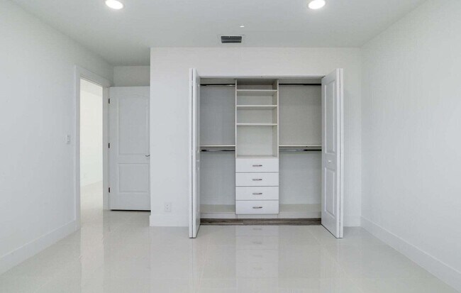 Building Photo - 524 NW 53rd St