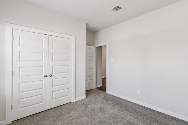 Building Photo - 2614 Wastelbread Ln