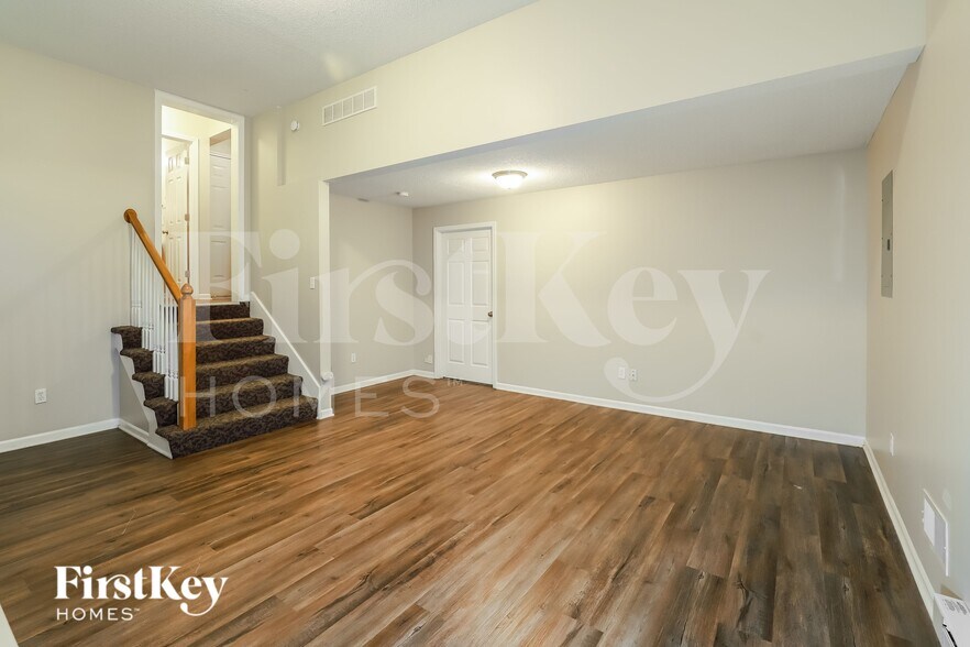 Building Photo - 8024 N Spruce Ave