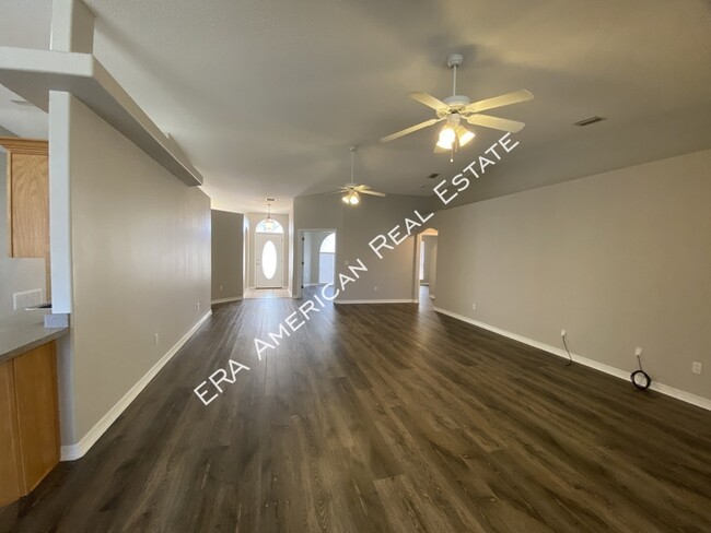 Building Photo - 2110 Bahama Dr