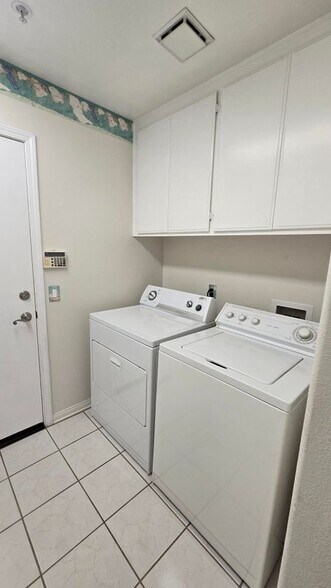 Building Photo - 1520 Upland Hills Dr S