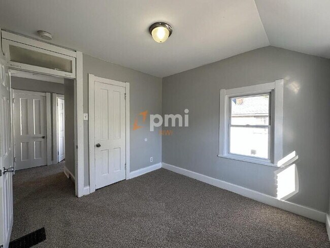 Building Photo - 6136-6138 Ray Ave