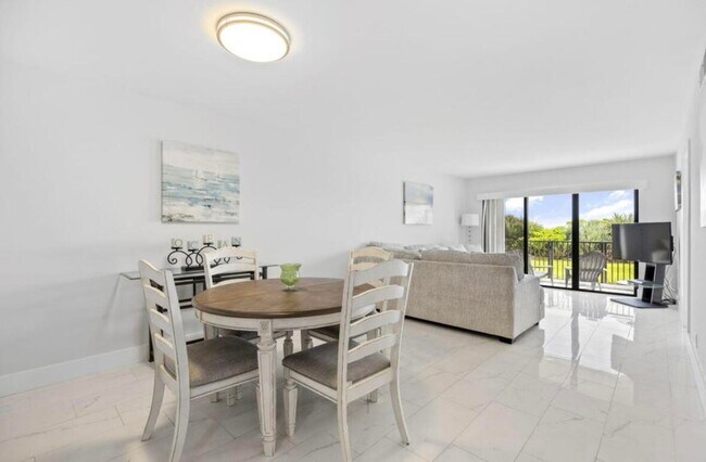 Building Photo - 9400 S Ocean Dr