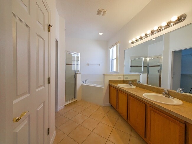 Building Photo - 7041 Pasturelands Pl