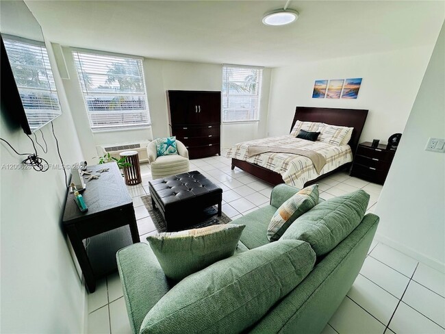 Building Photo - 710 Washington Ave