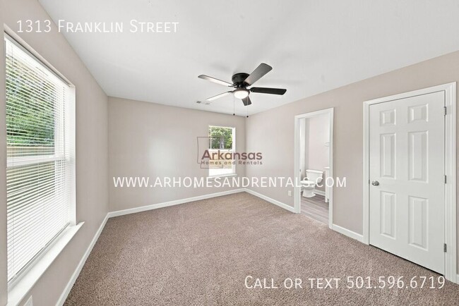 Building Photo - 1313 Franklin St
