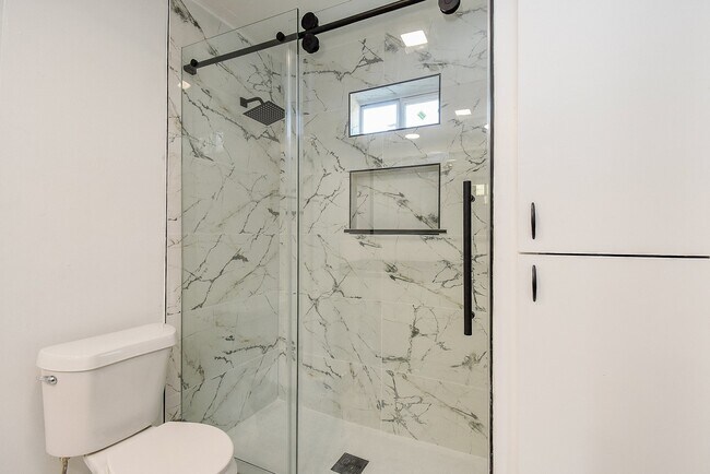 Building Photo - 8158 Niles St