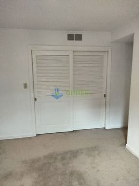 Building Photo - Upscale beautiful and spacious 3-bedroom, 2.5-bathroom apartment Oakland/Shadyside area