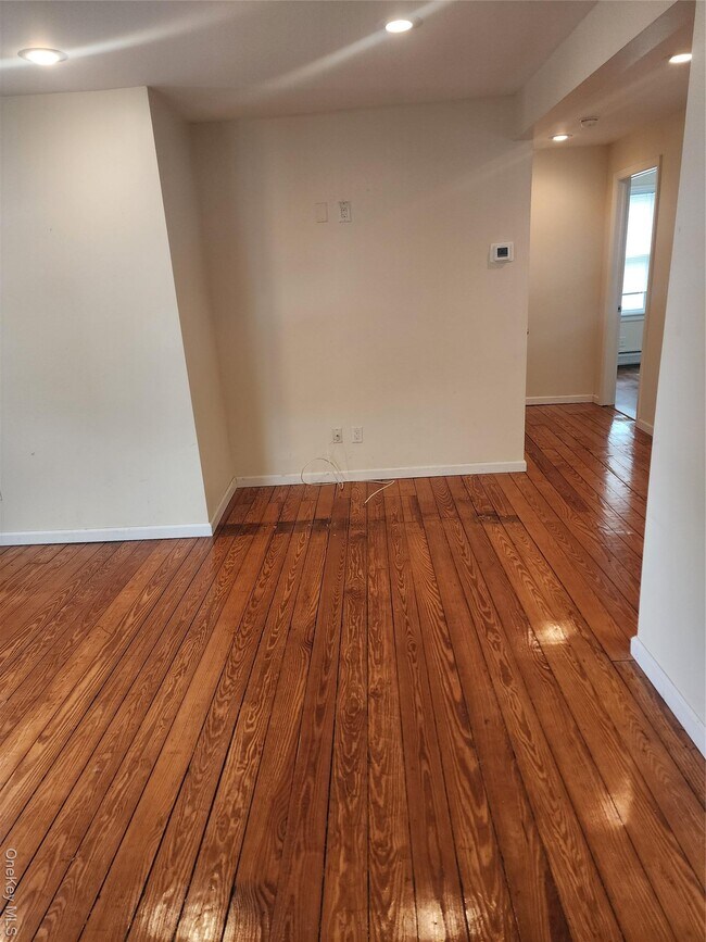 Building Photo - 632 Piermont Ave