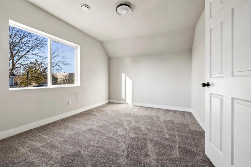 Building Photo - 224 Doty St