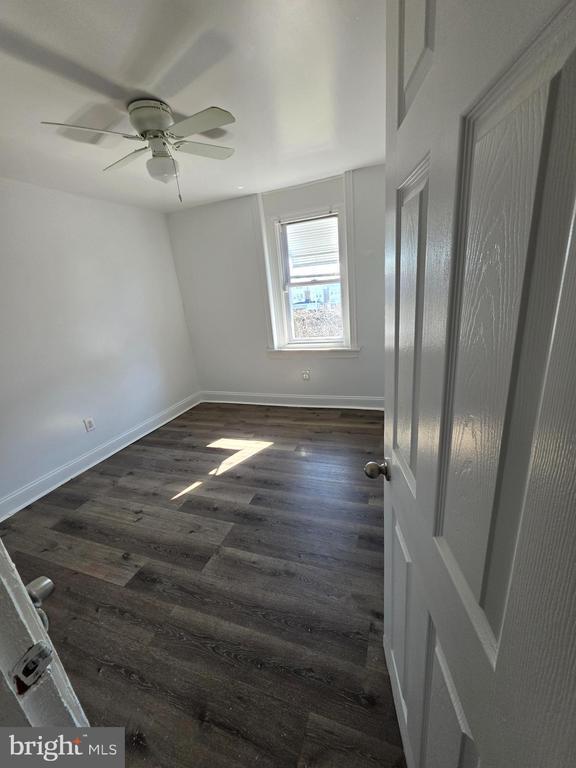 Building Photo - 5723 N Beechwood St