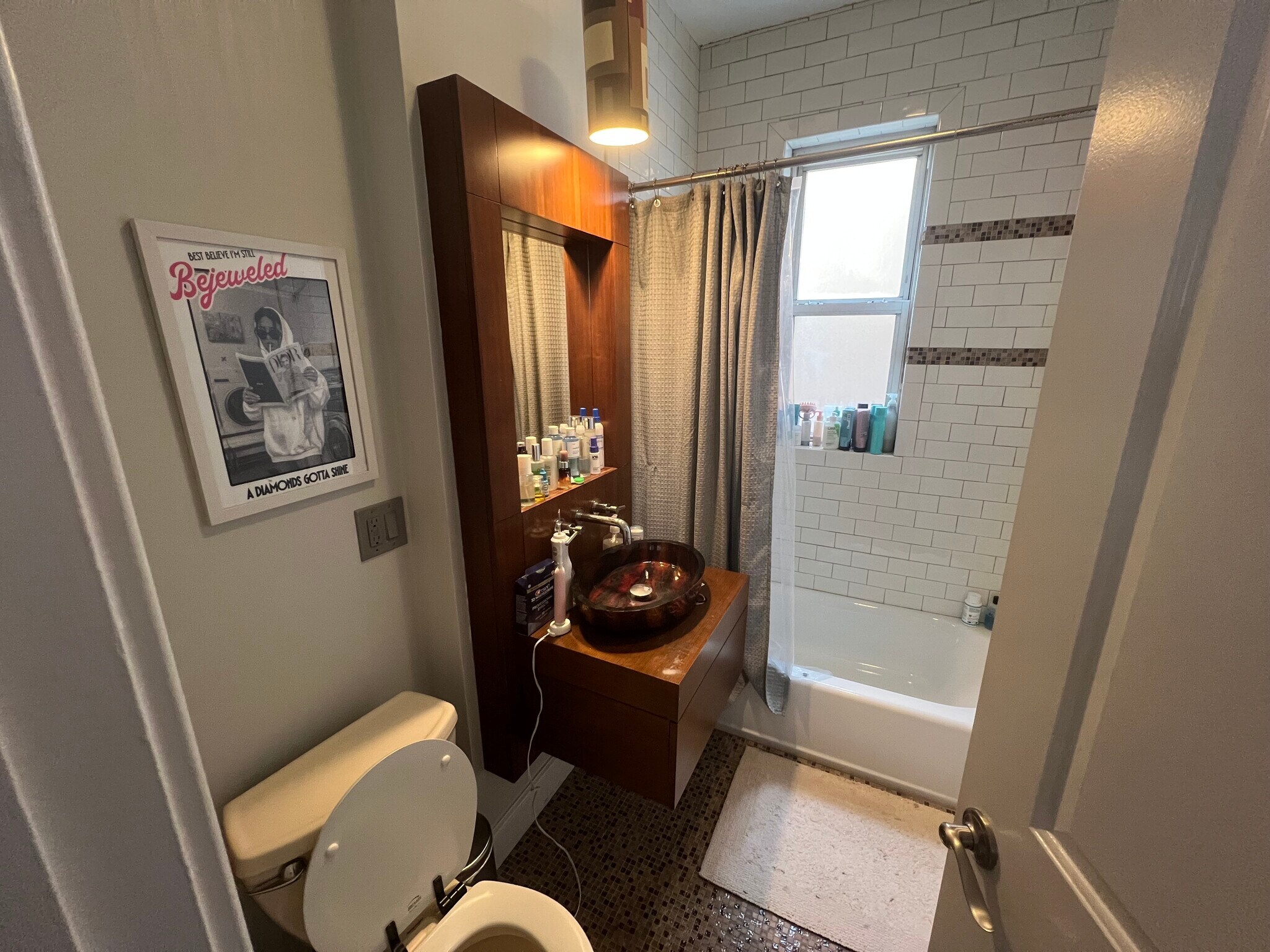 Building Photo - 733 E 3rd St