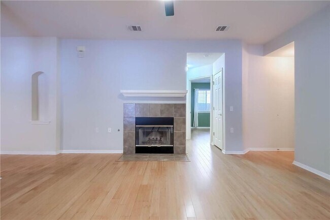 Building Photo - 1100 Emmitt Run