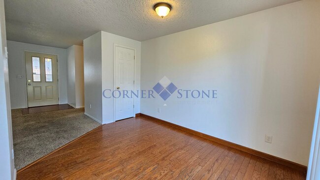 Building Photo - Cozy Nampa Home with Fenced Yard!