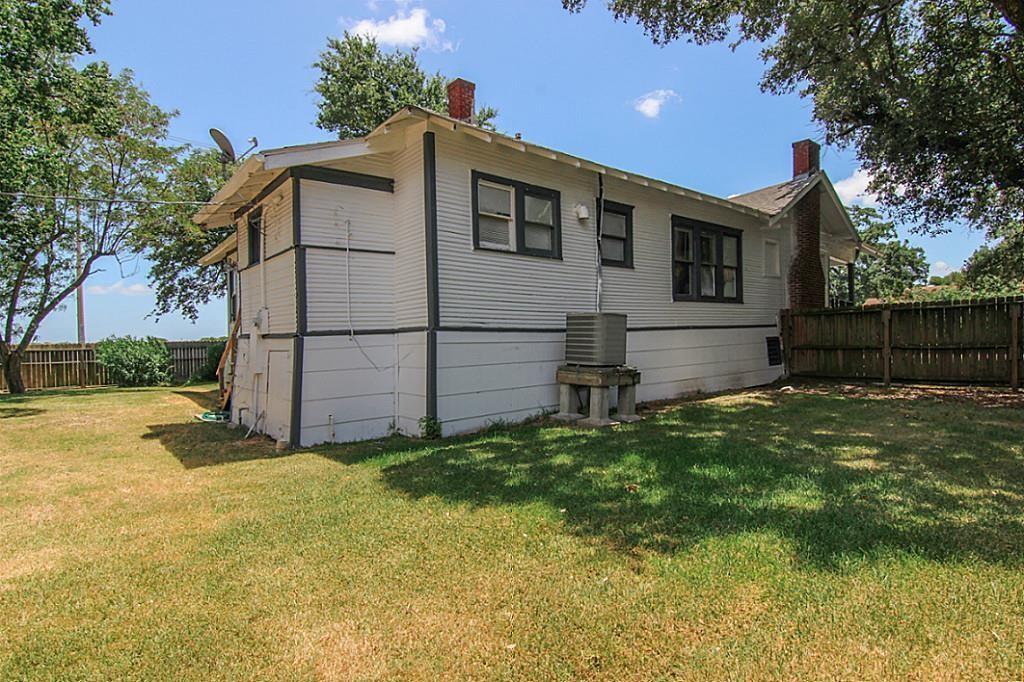 Building Photo - 2 11th Ave N