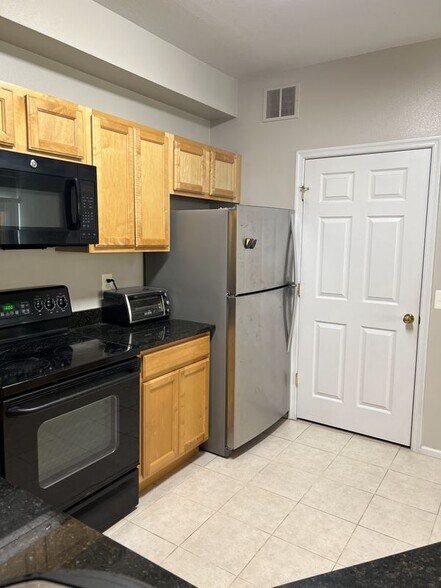 Building Photo - 1530 Spring Gate Dr.