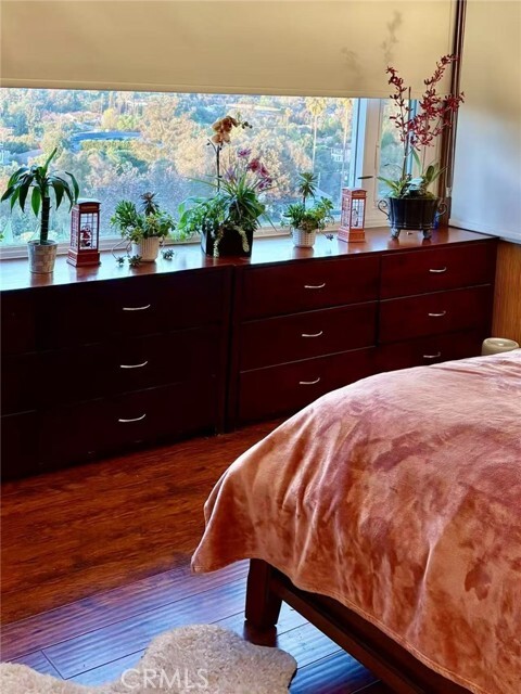 Building Photo - 2832 E Farview Ln