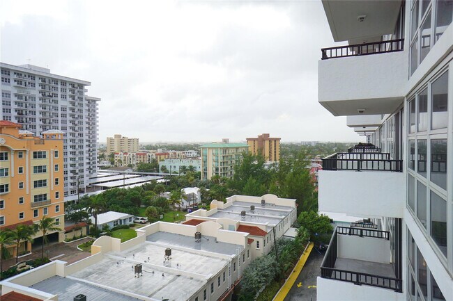 Building Photo - 525 N Ocean Blvd