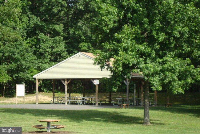 Building Photo - 10605 Holleybrooke Dr