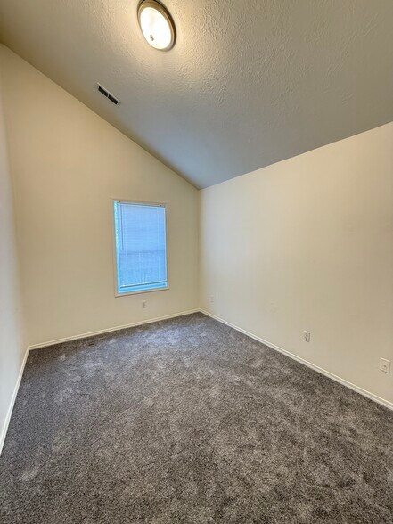 Building Photo - 3277 NE 14th Ave