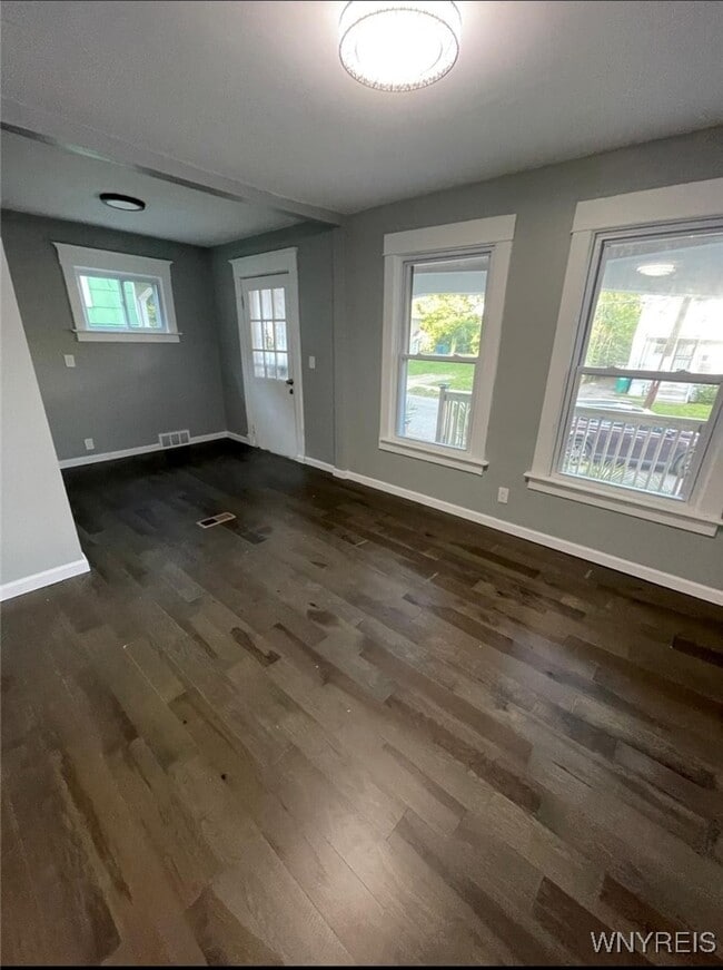 Building Photo - 260 Stevens Ave