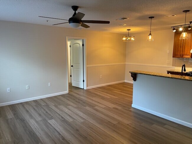 Building Photo - 642 Dory Ln