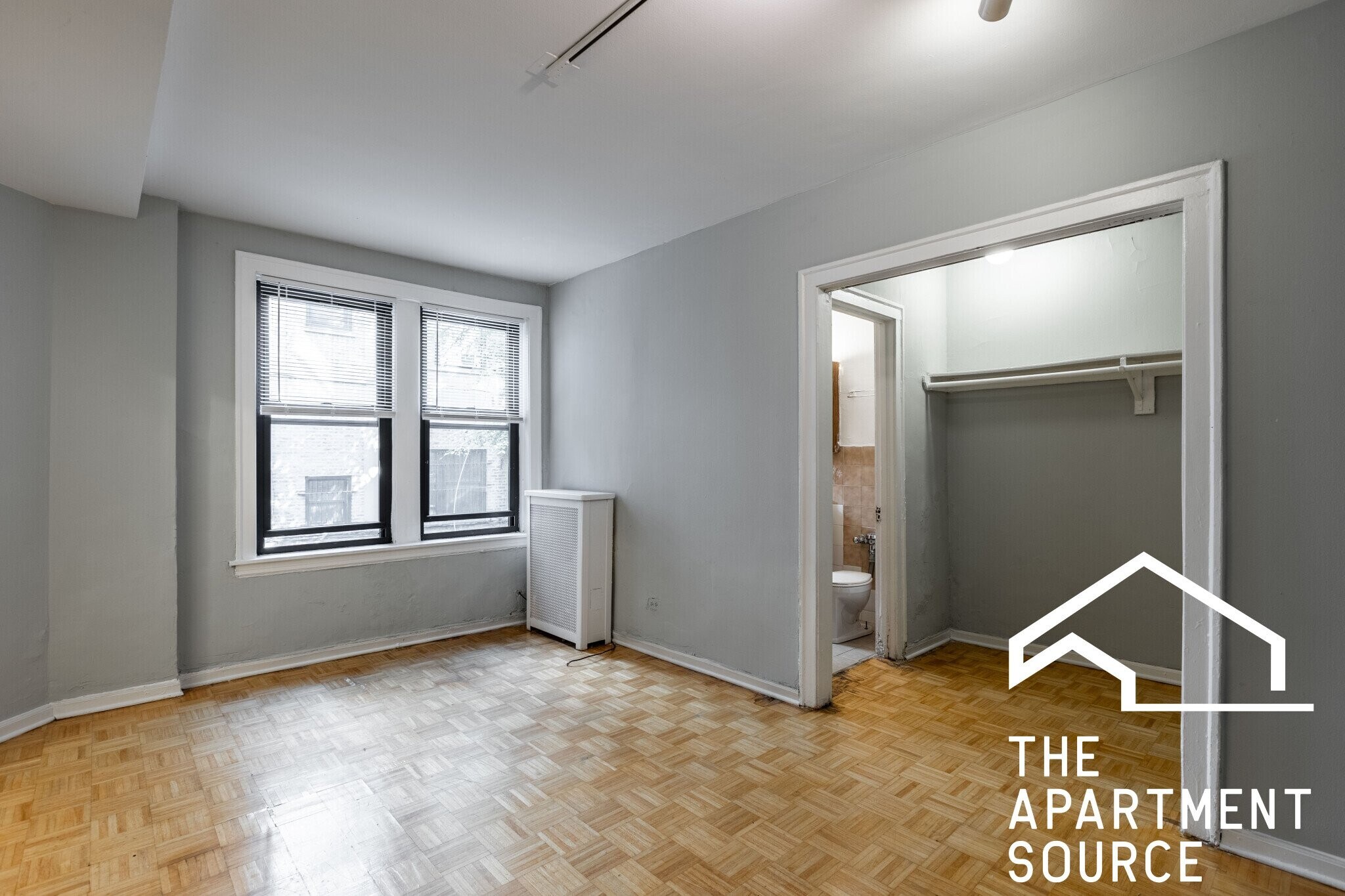 Building Photo - 739 W Belmont Ave