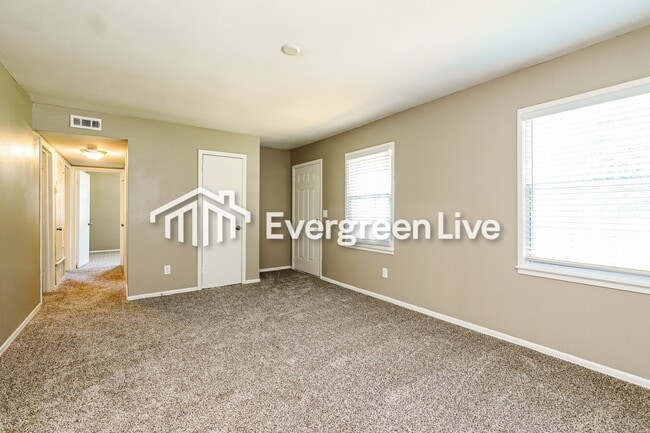 Building Photo - 4302 Vincent St