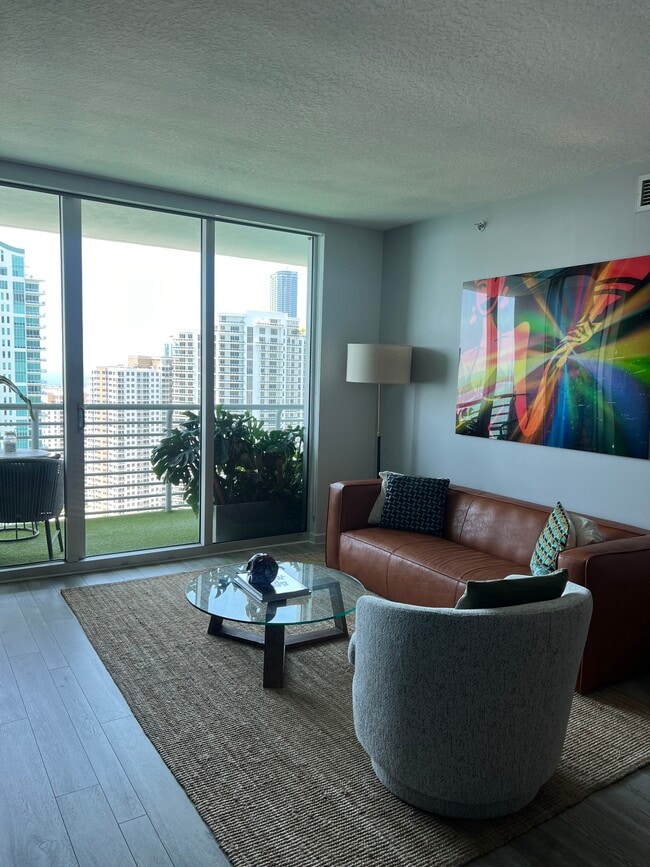335 S Biscayne Blvd - 335 S Biscayne Blvd Miami FL 33131 | Apartment Finder