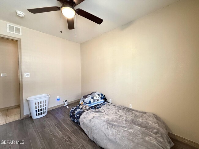 Building Photo - 3856 Loma Cortez Dr