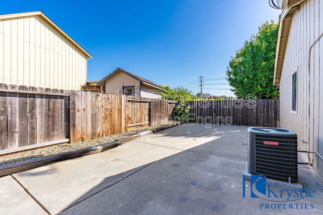 Building Photo - 343 Clydesdale Dr