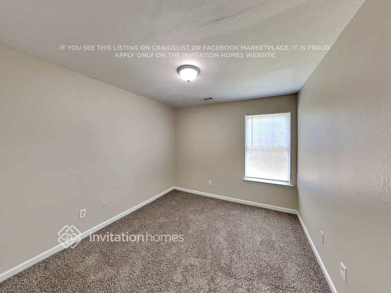 Building Photo - 235 Lakeside Point