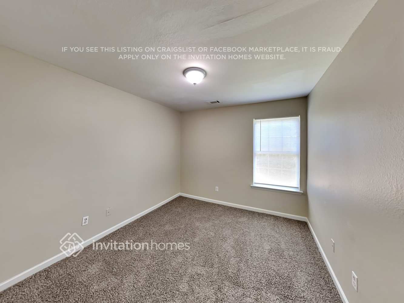 Building Photo - 235 Lakeside Point