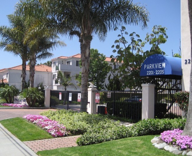 Primary Photo - Parkview Apartments