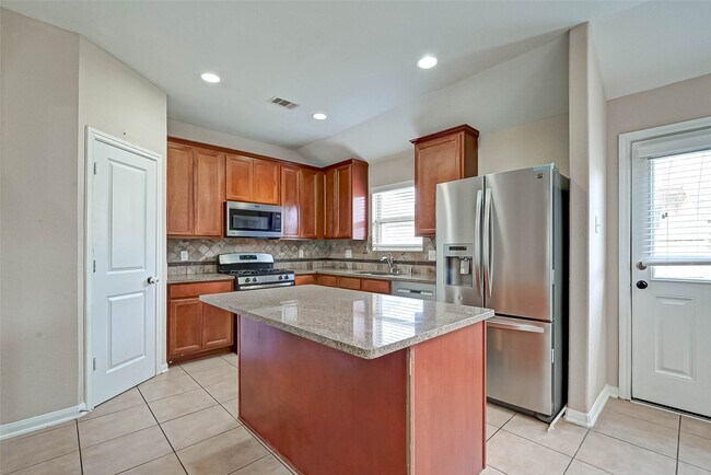 Building Photo - 6402 Black Bamboo Ln