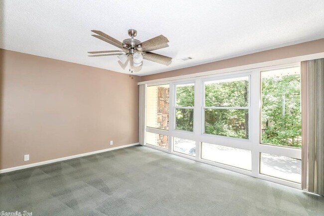 Building Photo - 6 Troza Ln
