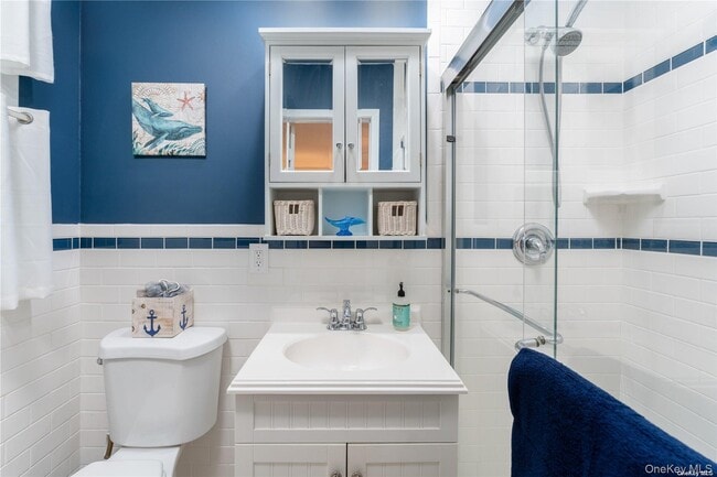 Building Photo - 8 Wakeman Ct