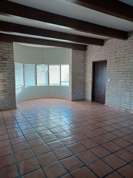 Building Photo - 5310 N Camino Real