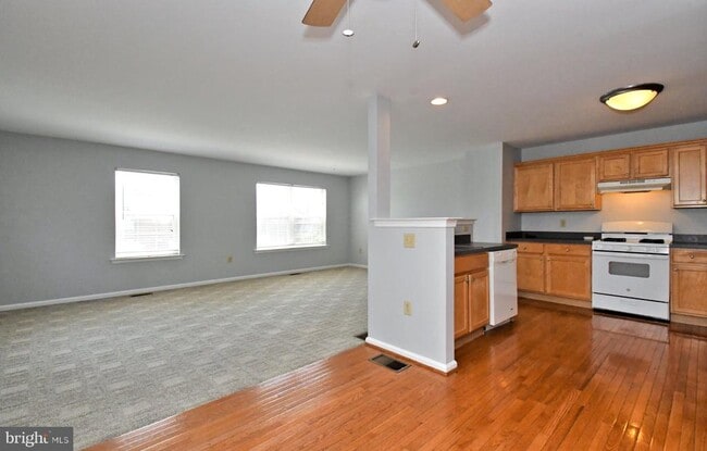 Building Photo - 1028 Balley Dr