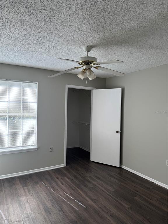 Building Photo - 1924 Lake Atriums Cir