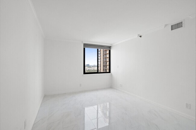 Building Photo - 3525 Sage Rd