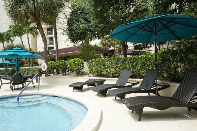 Building Photo - 2480 Presidential Way