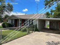 Building Photo - Adorable Bungalow! This won't last!