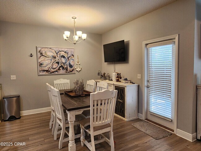 Building Photo - 104 Moonraker Cir