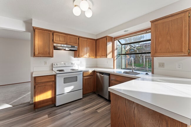 Building Photo - 7050 SW 174th Ave